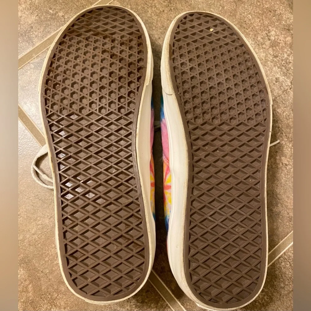UNIF Tie-Dye 'Don't Trip' Low Top Sneakers - Multicolor - Picture 2 of 3